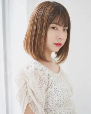 ミディアム カラー fio マナミのヘアスタイル