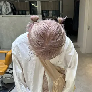 ミディアム まほ/レイヤーカット 🍒🤍透明感カラーのヘアスタイル
