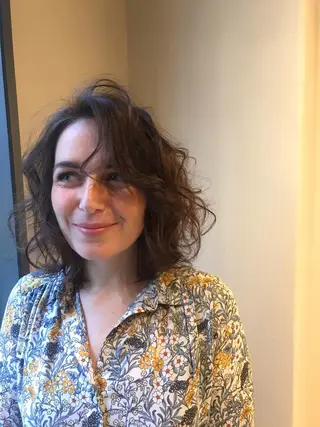 ミディアム パーマ RHAIRSALON 西山梓のヘアスタイル