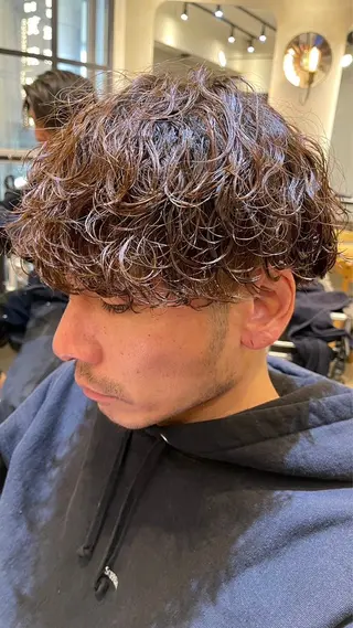 ショート ⚡メンズパーマフ ェードカットTomyのヘアスタイル