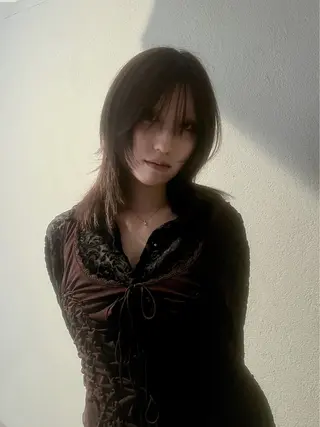 ミディアム rino🤍 恵比寿レイヤーカットのヘアスタイル