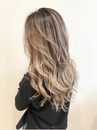 ロング カラー ケアブリーチ 黒瀬有汰のヘアスタイル