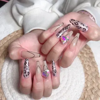 ネイル Maggie Nail🦩のネイルデザイン