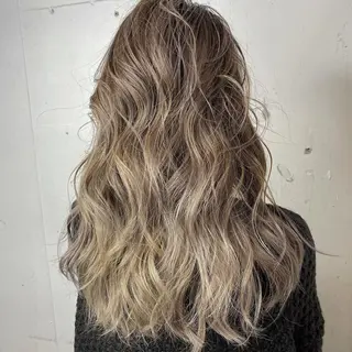 ロング カラー パーマ ヘアアレンジ メンズ キッズ ネイル マツエク・マツパ レイヤー/顔周り 韓国ヘア森田和貴のヘアスタイル