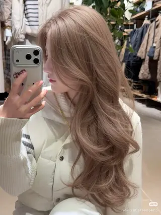 ロング カラー 透明感🤍レイヤー ベージュ‎🤍ピンクのヘアスタイル