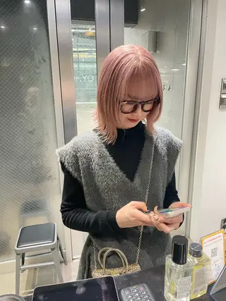 カラー ミルクティーベージュ ブリーチ🖤サヤカのヘアスタイル