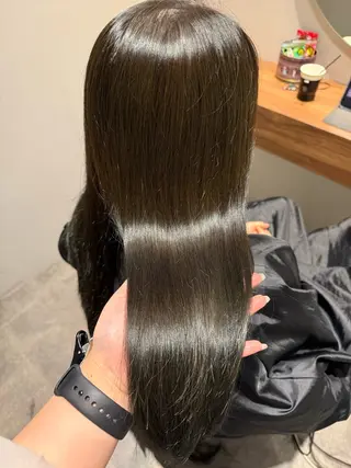 セミロング 濱﨑 紅葉のヘアスタイル