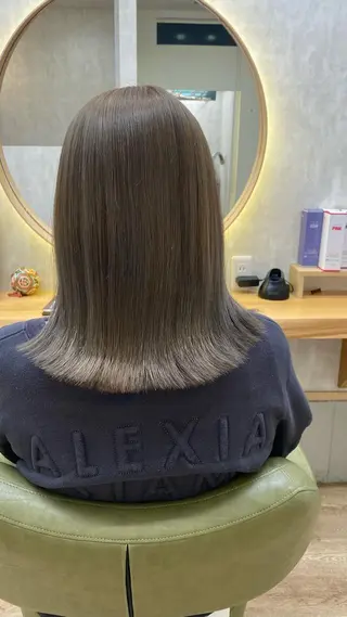 ミディアム 藤田 沙織のヘアスタイル
