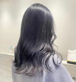 ロング カラー サキ🤍ハイトーン 🩰くびれ巻きヘアのヘアスタイル