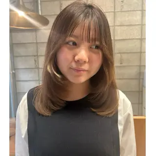 ミディアム カエデ🐬 カットカラーモデルのヘアスタイル