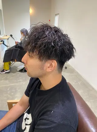 パーマ メンズ 酸性ストレート/ブリ ーチなしWカラー河本のヘアスタイル