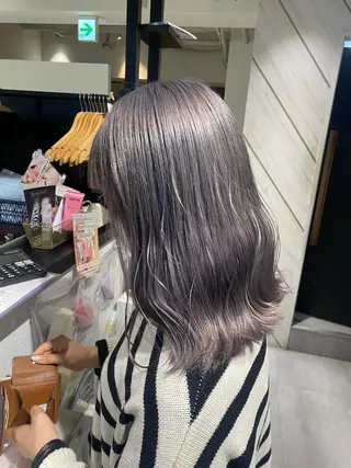 ミディアム カラー ベージュ指名No1 加賀詩織のヘアスタイル