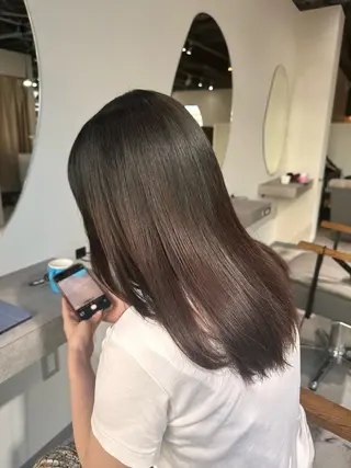 セミロング 脱白髪染め美容師 竹内涼乃のヘアスタイル