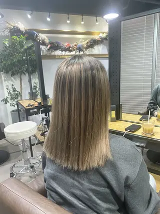 セミロング 山影✨バレイヤージュ ハイライト✨メンズ◎のヘアスタイル