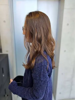 セミロング カラー 【銀座】艶髪/上品な カラー特化/涼/駅近のヘアスタイル