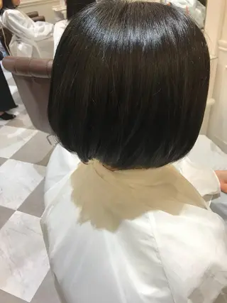 ショート カラー 粟田 めぐみのヘアスタイル