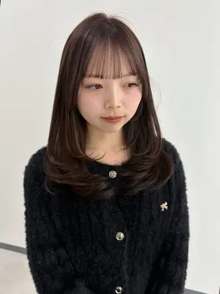 ミディアム Zina京都河原町店所属・透明感ベージュカラー yumekaのヘアスタイル