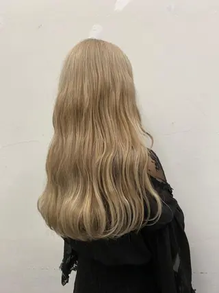 ロング カラー SOLA .のヘアスタイル