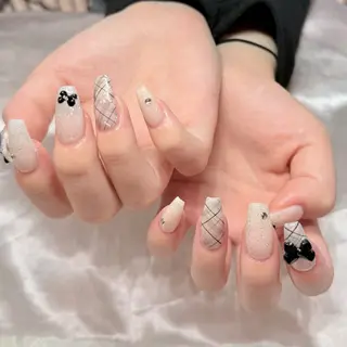 ネイル Roy心斎橋 ISHIKAWAのネイルデザイン