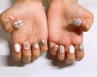 ネイル VIERU 🌈🎀💖のネイルデザイン