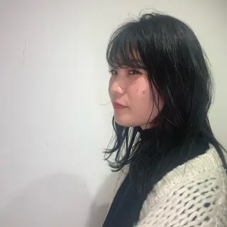 カラー イズミ ナナコのヘアスタイル