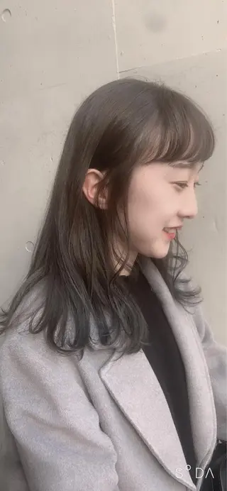 ミディアム カラー 井上 佳奈のヘアスタイル