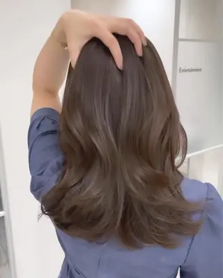 セミロング 開發 智也のヘアスタイル