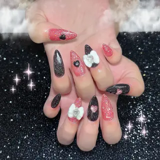 ネイル パーツ全部¥110 サロンミミのネイルデザイン