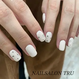 ネイル 𝐼𝑁𝑂𝑈𝐸 𝑀𝐼𝐴のネイルデザイン