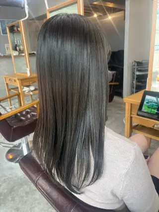 カラー 秋山 美奈のヘアスタイル