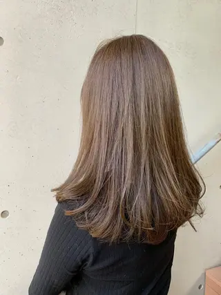 セミロング カラー 鈴木 まりやのヘアスタイル