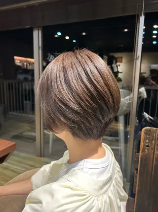 ショート 似合わせレイヤー/透 明感カラー/momiのヘアスタイル