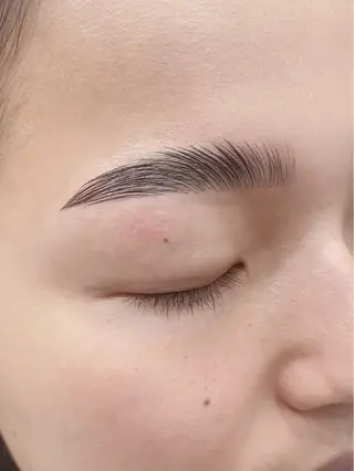 アイブロウ 尾上 茉由のマツエク・マツパデザイン