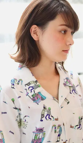 ミディアム カラー 日高 香織のヘアスタイル