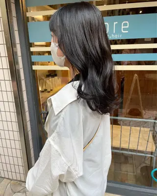 セミロング カラー あずまぐち めぐみのヘアスタイル