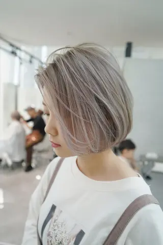 ショート カラー mao/天神ブリーチ ハイトーンカラーのヘアスタイル