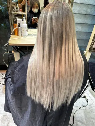 ロング カラー ササ キのヘアスタイル