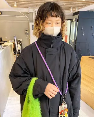 ミディアム パーマ hollo 原宿のヘアスタイル