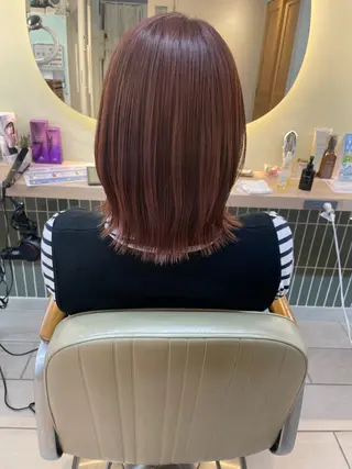 ミディアム 小俣 実乃里のヘアスタイル