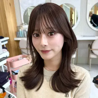 セミロング カラー 似合わせレイヤー/ 透明感カラーのヘアスタイル