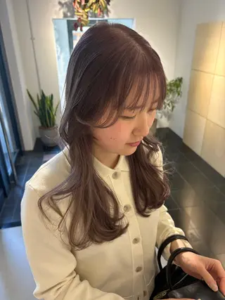 ロング Yui⭐️ 透け感カラーのヘアスタイル