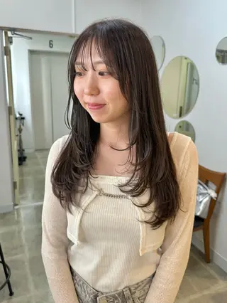 ロング 四日市/レイヤー /似合わせカットのヘアスタイル