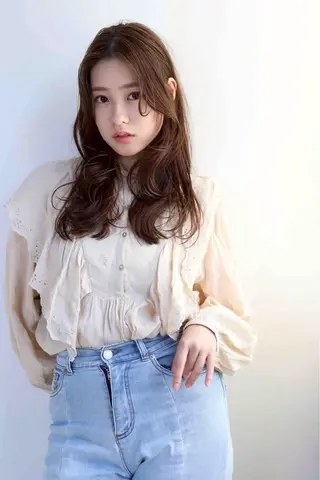 セミロング 尾崎 優花のヘアスタイル