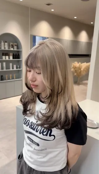 セミロング 🫧ペール系カラー /デザイン秀喜🫧のヘアスタイル