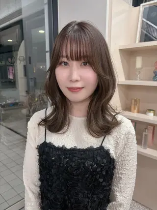 ミディアム nanami IROW大名のヘアスタイル