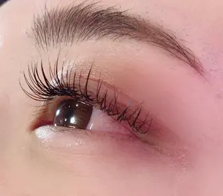 マツエク・マツパ 前田 亜由美のヘアスタイル