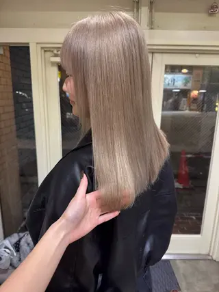 セミロング カラー 阿部  ことみ /パーマモデルのヘアスタイル