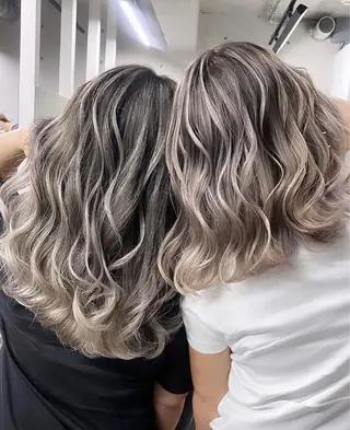 カラー 草島 友樹のヘアスタイル