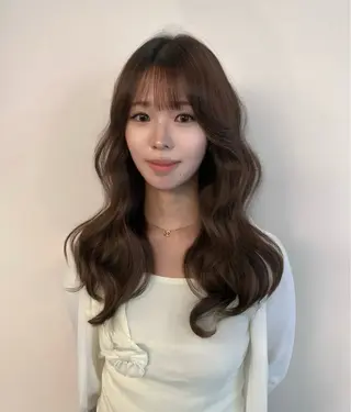 セミロング 中嶋蓮 透明感カラー韓国ヘアのヘアスタイル