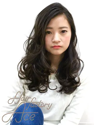 セミロング 所渉/韓国レイヤー /ウルフカットのヘアスタイル